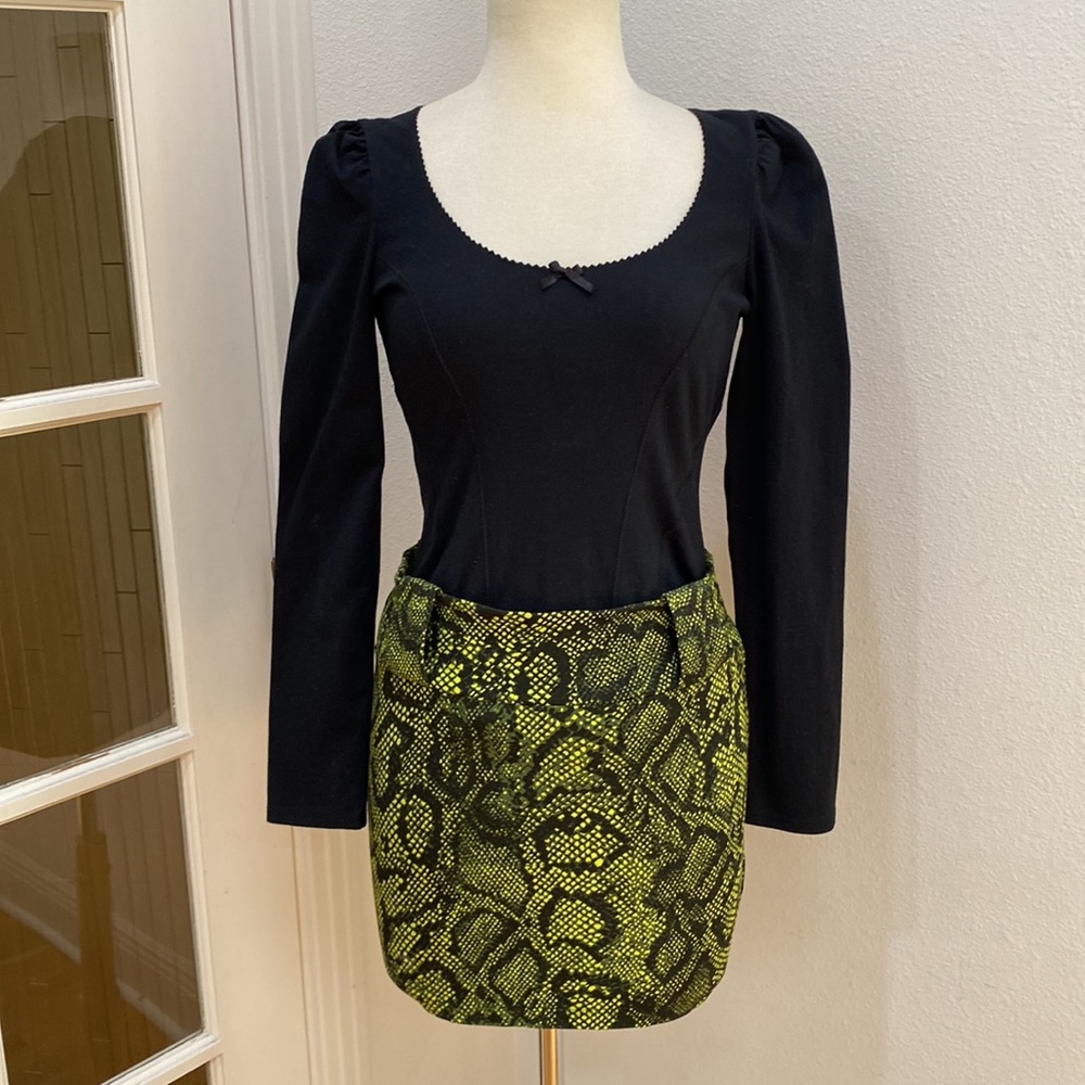 Vintage 80s Y2K 🐍🖤 Betsey Johnson Green Snake Print Mini Skirt, Size Small